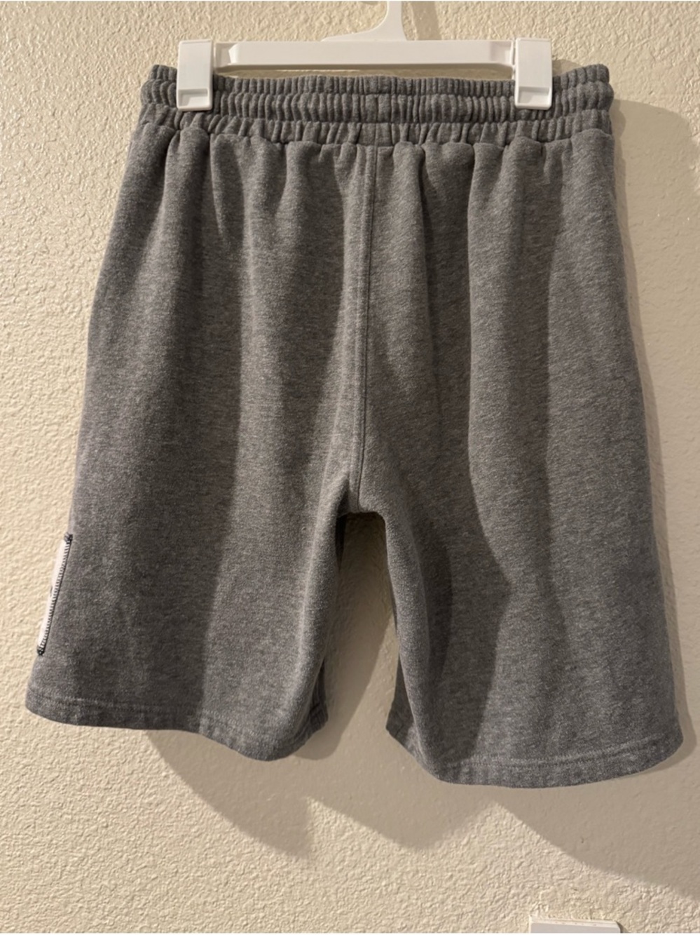 Universal Men’s Gray Athletic Drawstring Shorts - Picture 2 of 2